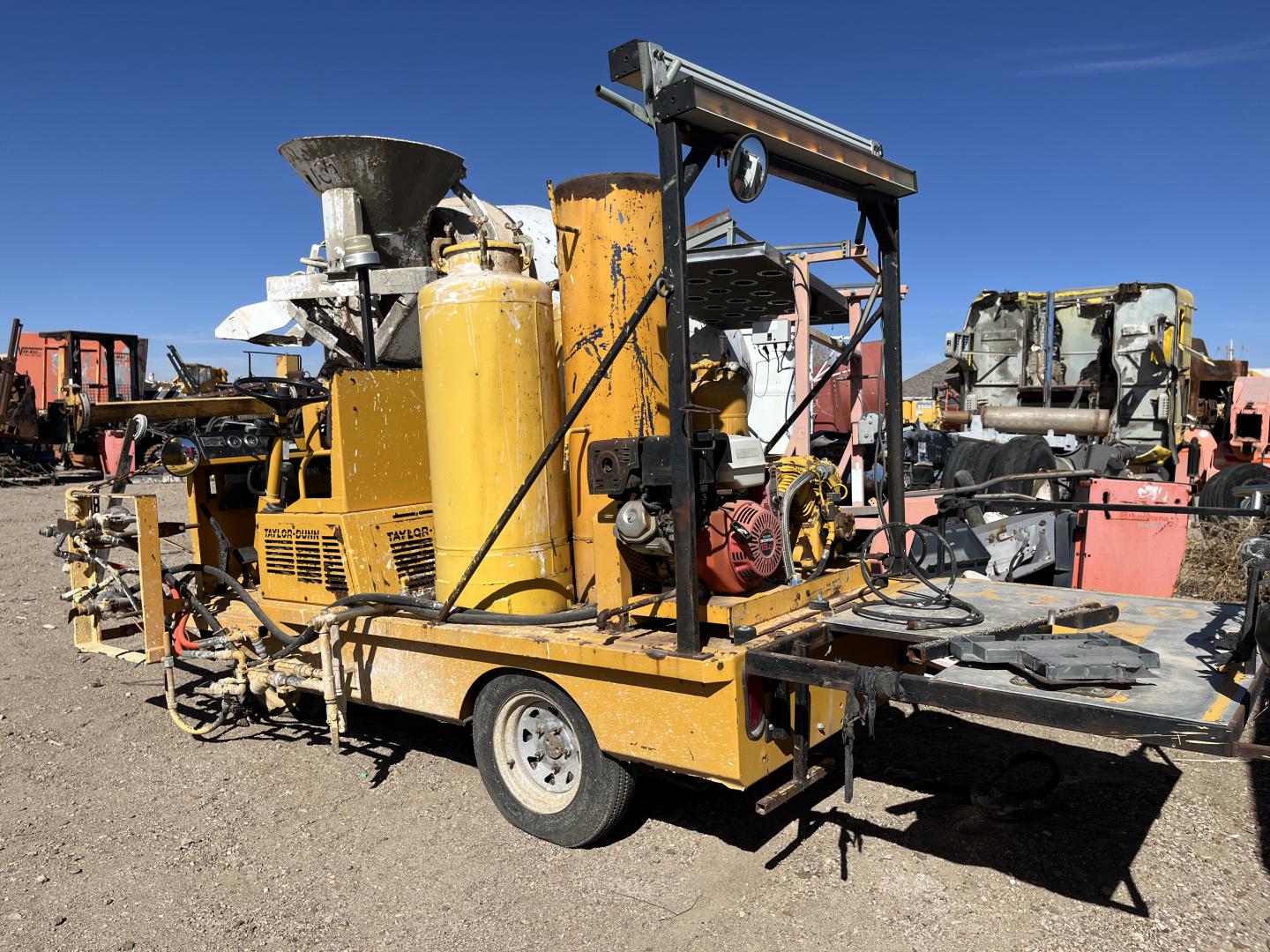 ./imagenes/INVOICE/2019/17420/PINTA RAYAS TAYLOR-DUNN D6-60 (18).JPG